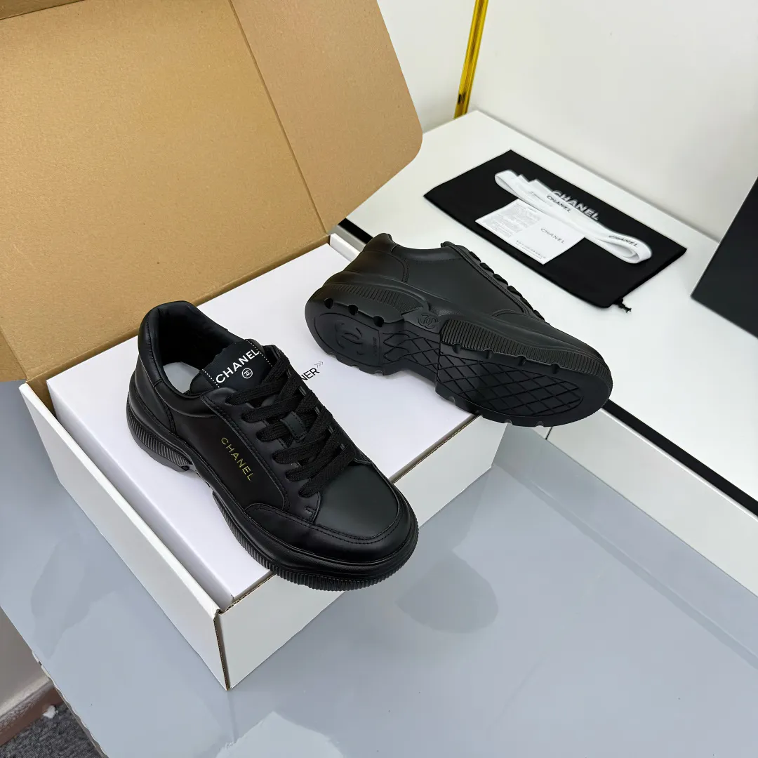👟👟Ex-factory price 620👟👟 Chanel bread shoes ~ original calfskin panda shoes Chanel 25C latest hot style panda black and white sports shoes casual sneakers Xiaoxiang hot item classic black and white panda color coco girls must pay Fabric: original custom mixed sheepskin lining: original imported breathable mesh lining outsole: Original molded rubber + TPU combination Size: Women's 35-41